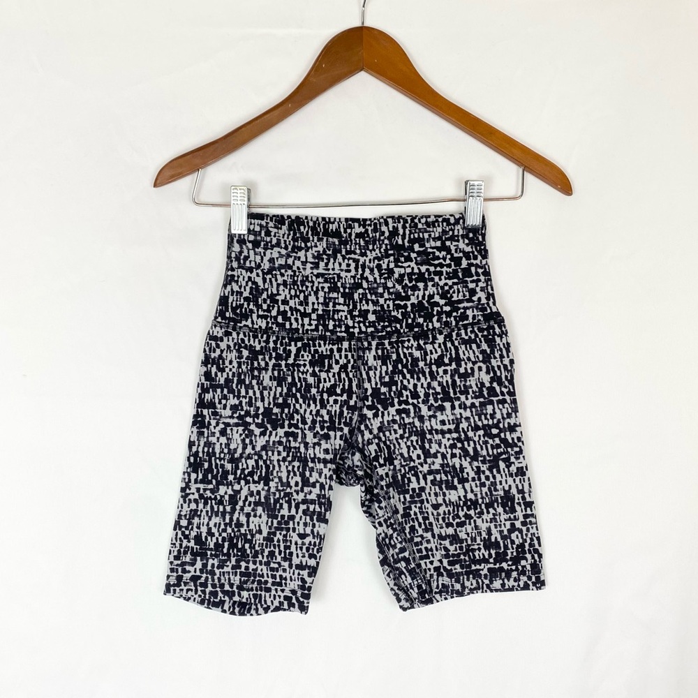 Lululemon Athletica Align Shorts Size 4 High‎ Rise Stretch 7” Inseam